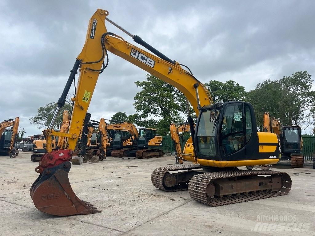 JCB JS 130 Гусеничні екскаватори