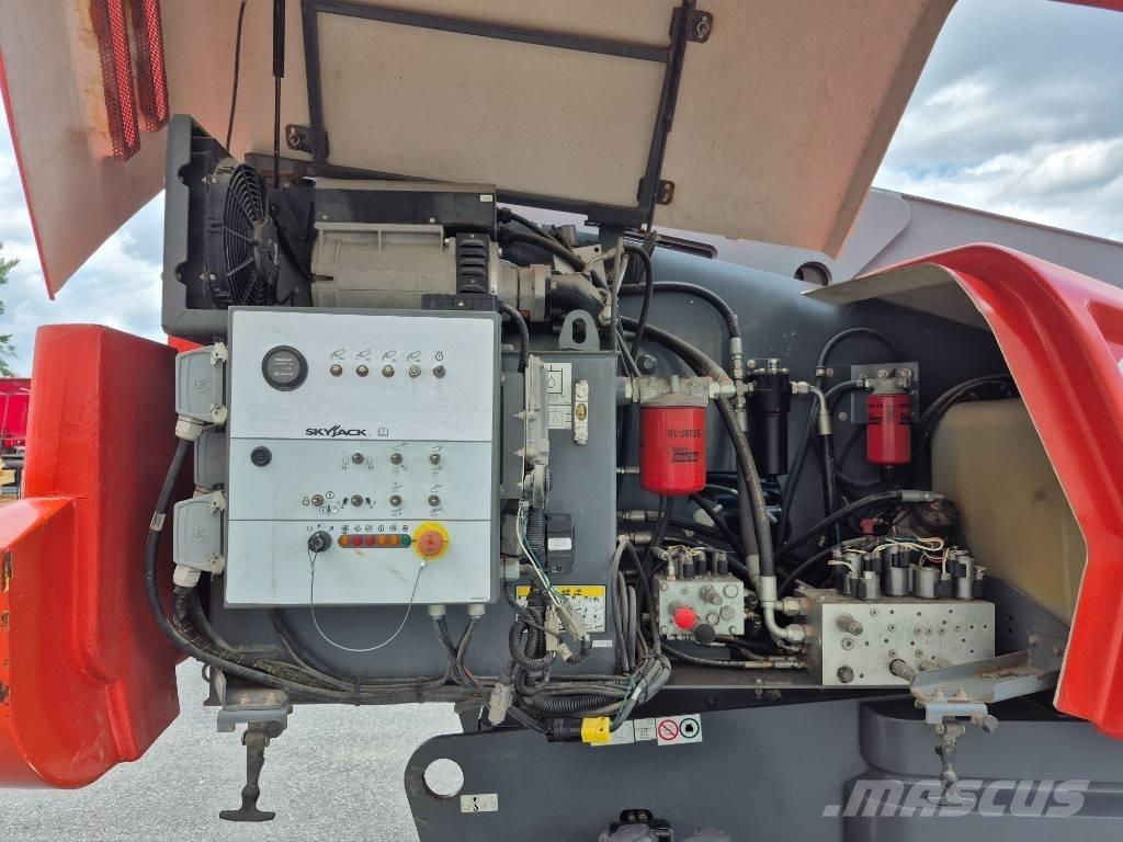 SkyJack SJ 66 T Колінчаті підйомники