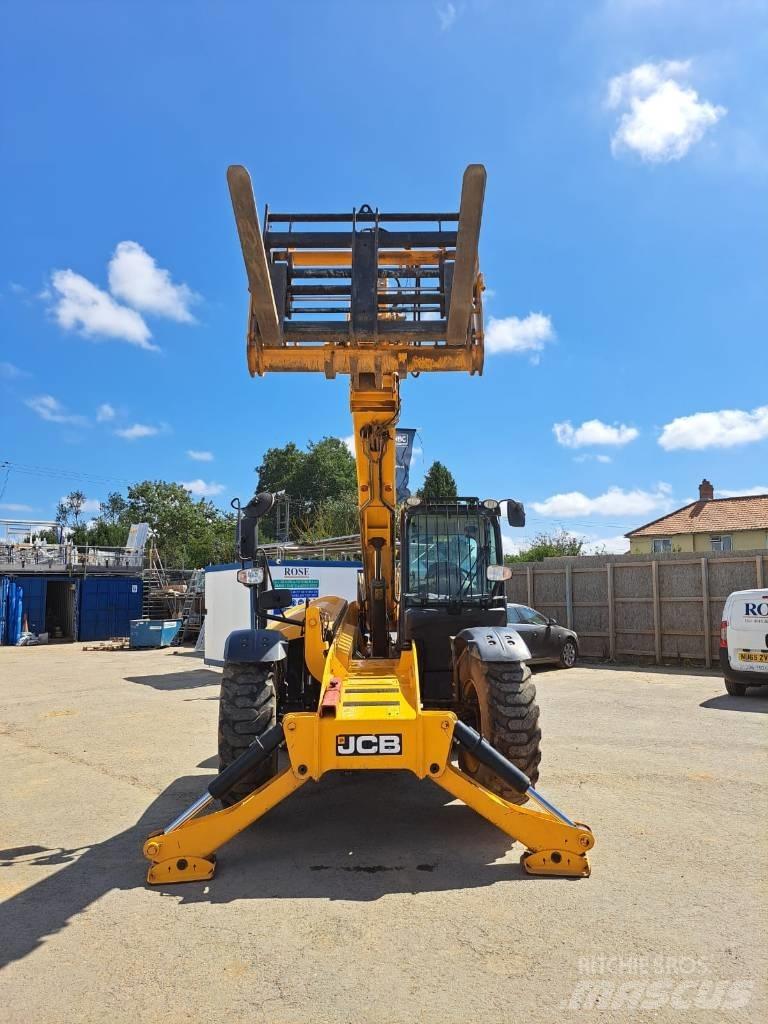 JCB 535 V 125 Телескопічні навантажувачі