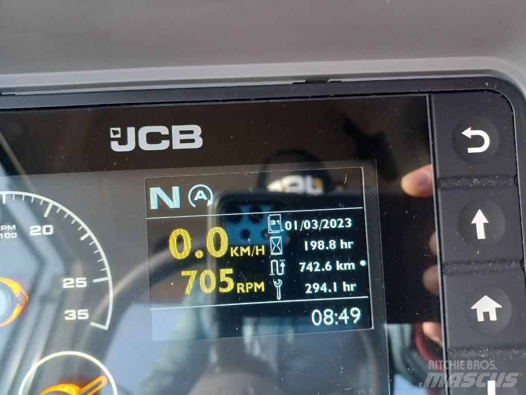 JCB 427 HT Фронтальні навантажувачі