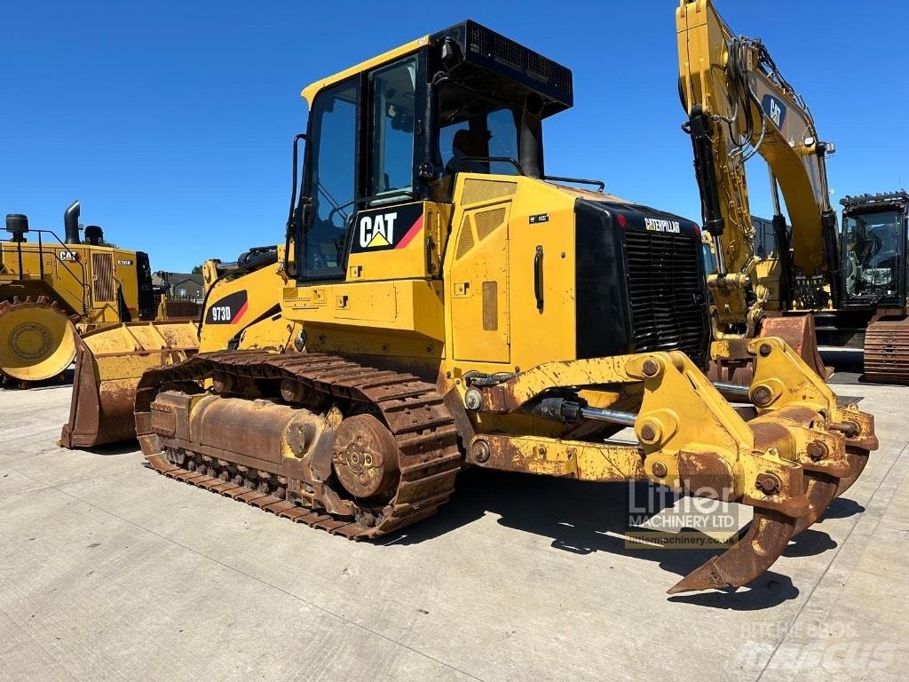 CAT 973D Гусеничні вантажники
