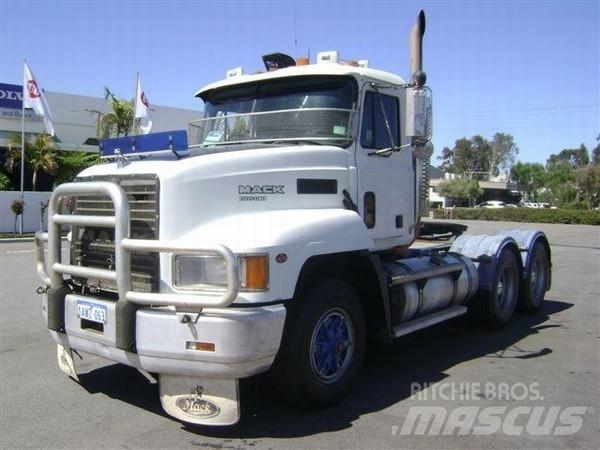 Mack Fleetliner Тягачі