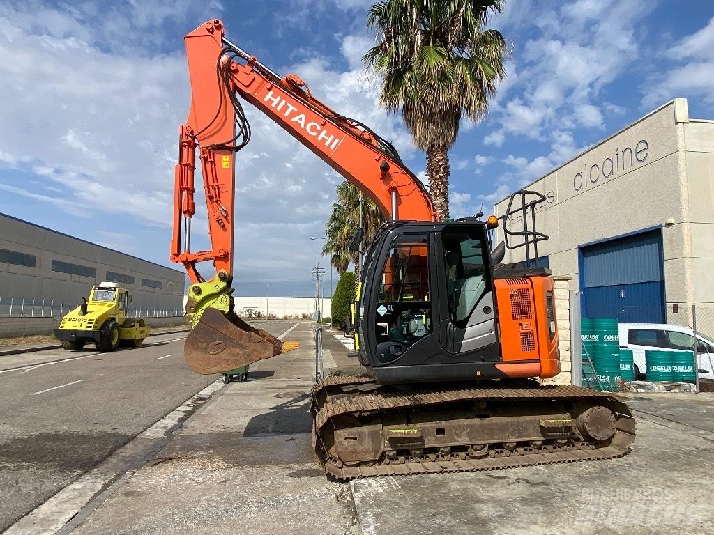 Hitachi ZX 135 US-6 Гусеничні екскаватори