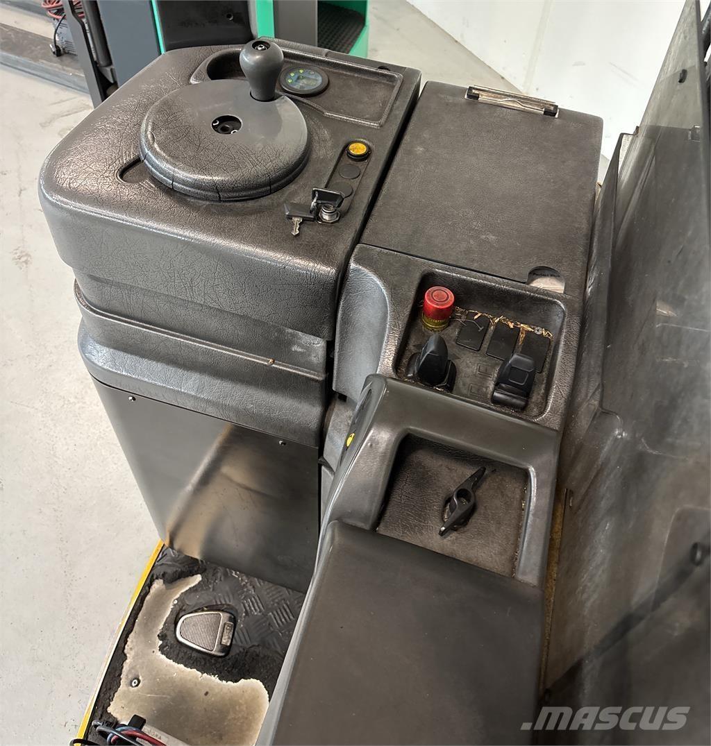 Atlet A160 Самохідні електроштабелери