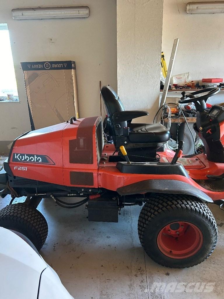 Kubota F 251 Навісні та причіпні косарки