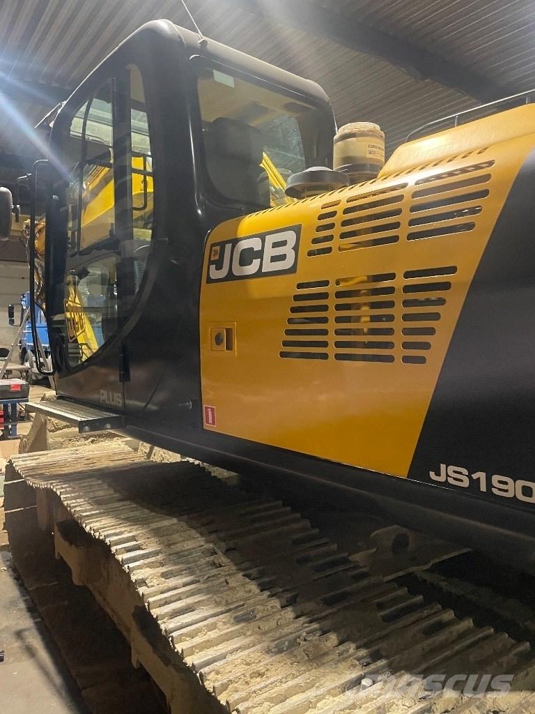 JCB JS 190 LC Гусеничні екскаватори