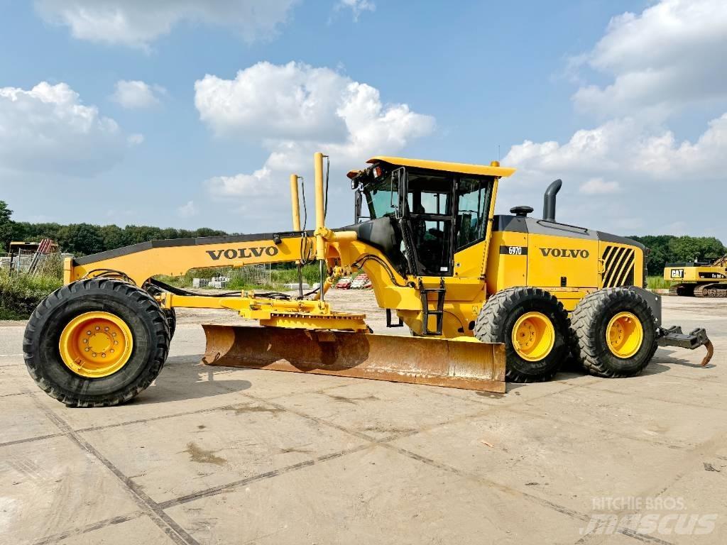 Volvo G970 + RIPPER Грейдери