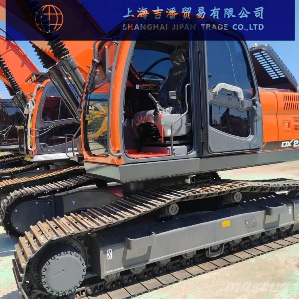 Doosan DX 225 Гусеничні екскаватори