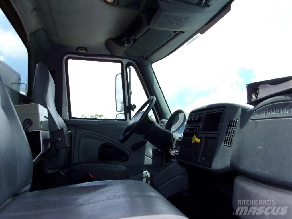 International 7400 Комбі/Вакуумні вантажівки