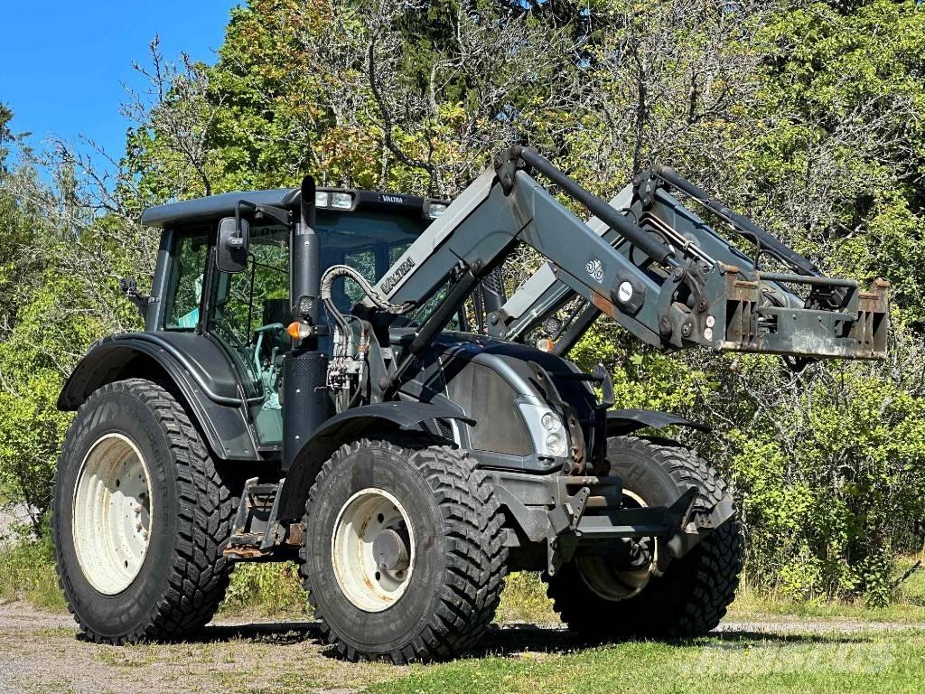 Valtra N 123 H5 Трактори