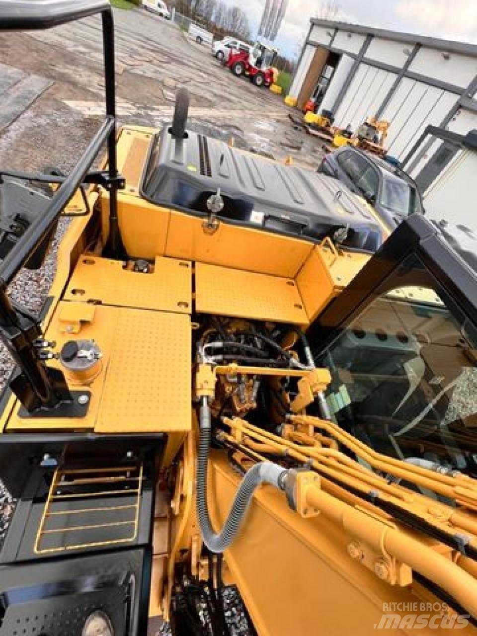 CAT 318EL + HS21 Гусеничні екскаватори