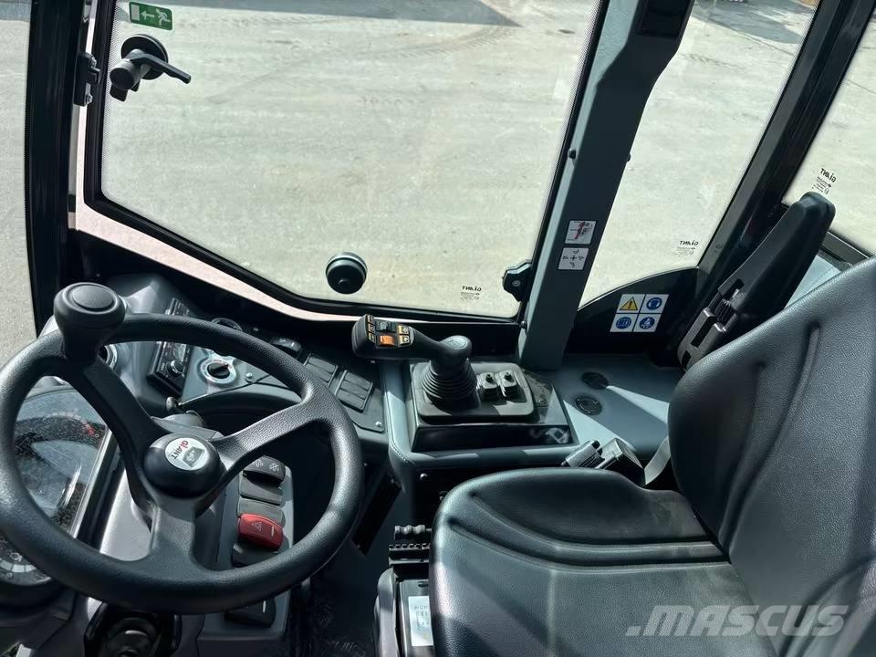 GiANT G 3500 X-tra Фронтальні навантажувачі