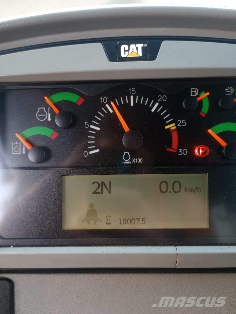 CAT 966 M Фронтальні навантажувачі