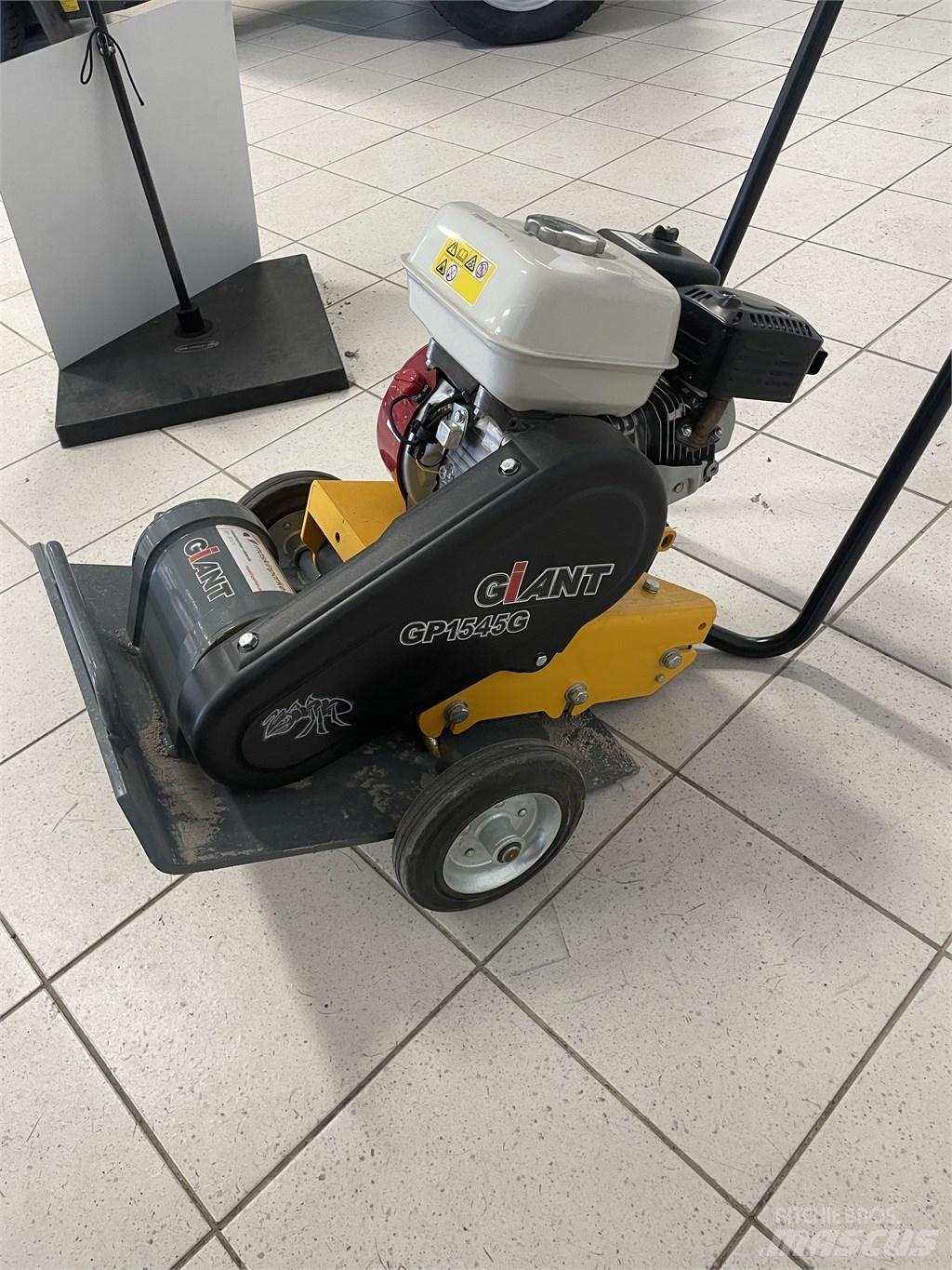 GiANT GP1545G Віброплити та вібротрамбовки