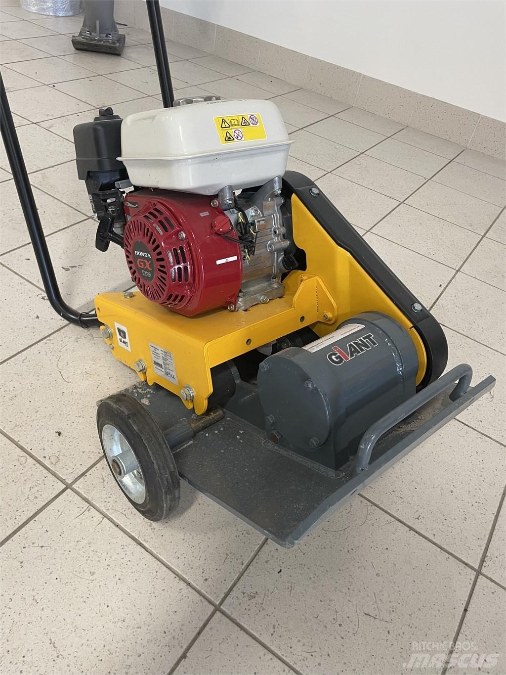 GiANT GP1545G Віброплити та вібротрамбовки