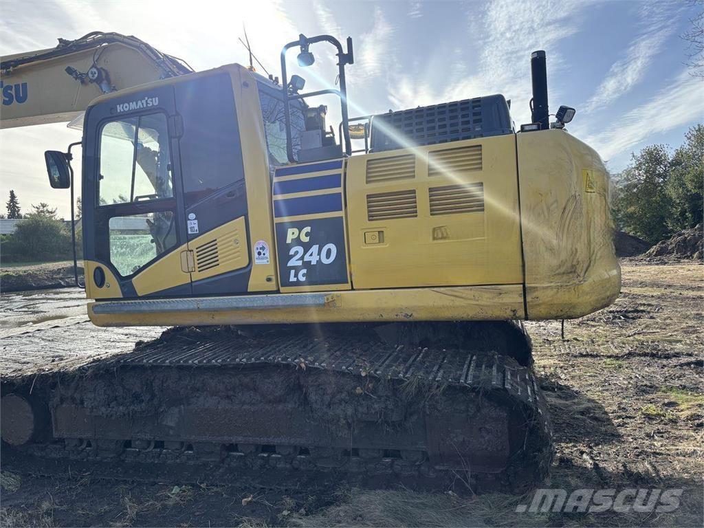 Komatsu PC240LC-11 Гусеничні екскаватори