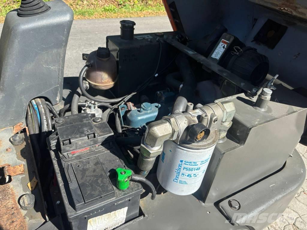 Ausa D 100 AHA Міні самоскиди