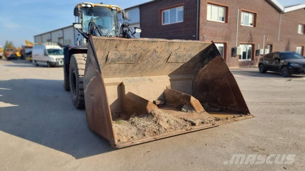 JCB 457 HT Фронтальні навантажувачі
