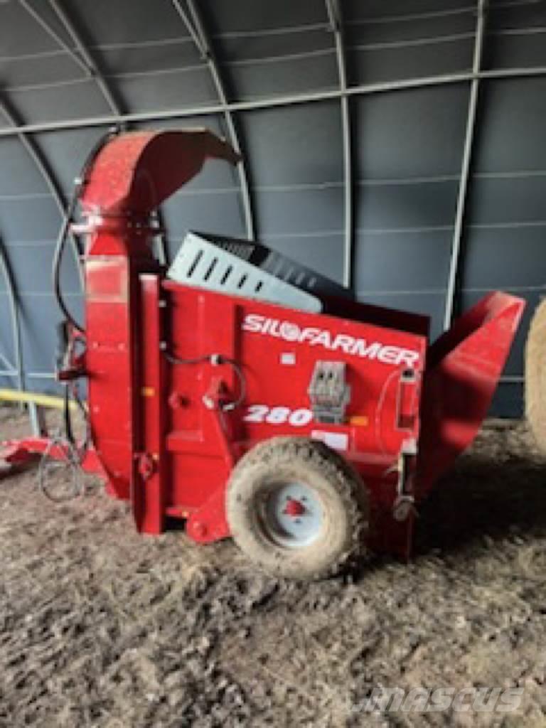 Silofarmer P 280 Роздрібнювачі, різаки і розпаковувачі тюків