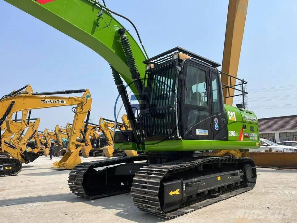 CAT 320 D 2 Гусеничні екскаватори