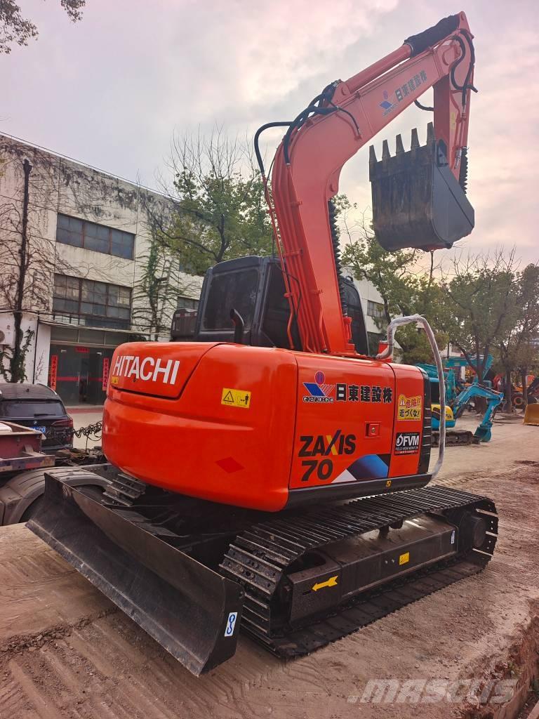 Hitachi Zaxis 70 Гусеничні екскаватори