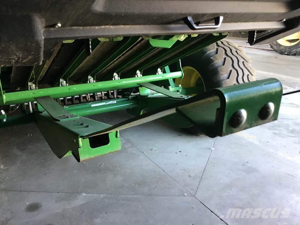 John Deere V461M Рулонні прес-підбирачі