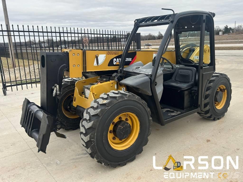 CAT TH255C Телескопічні навантажувачі