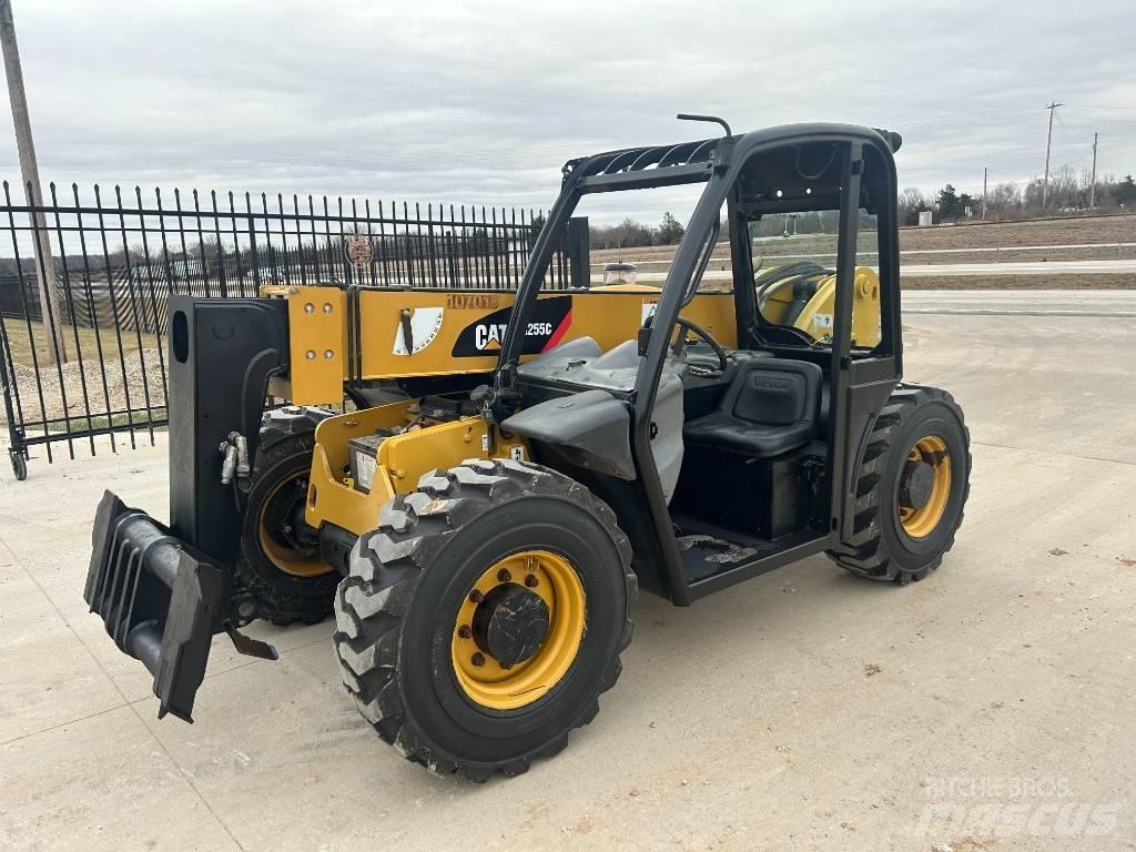 CAT TH255C Телескопічні навантажувачі