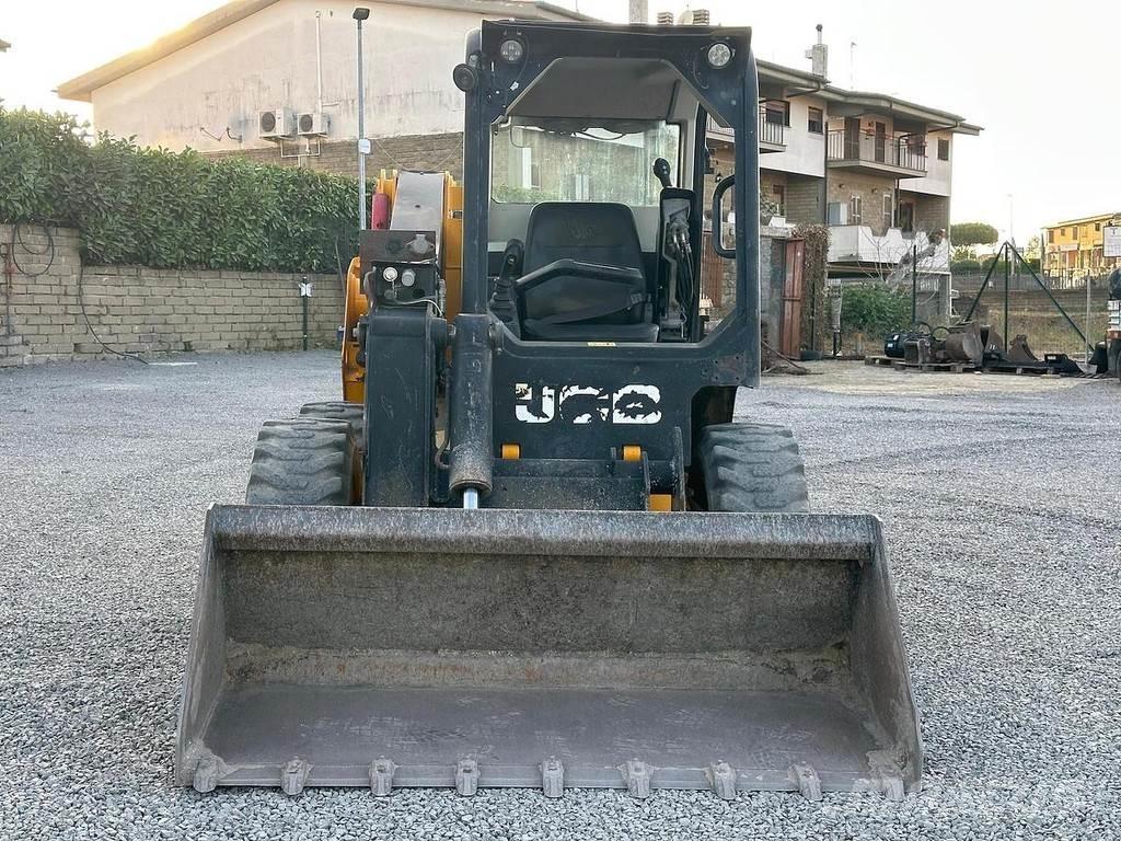 JCB 225 Малі навантажувачі