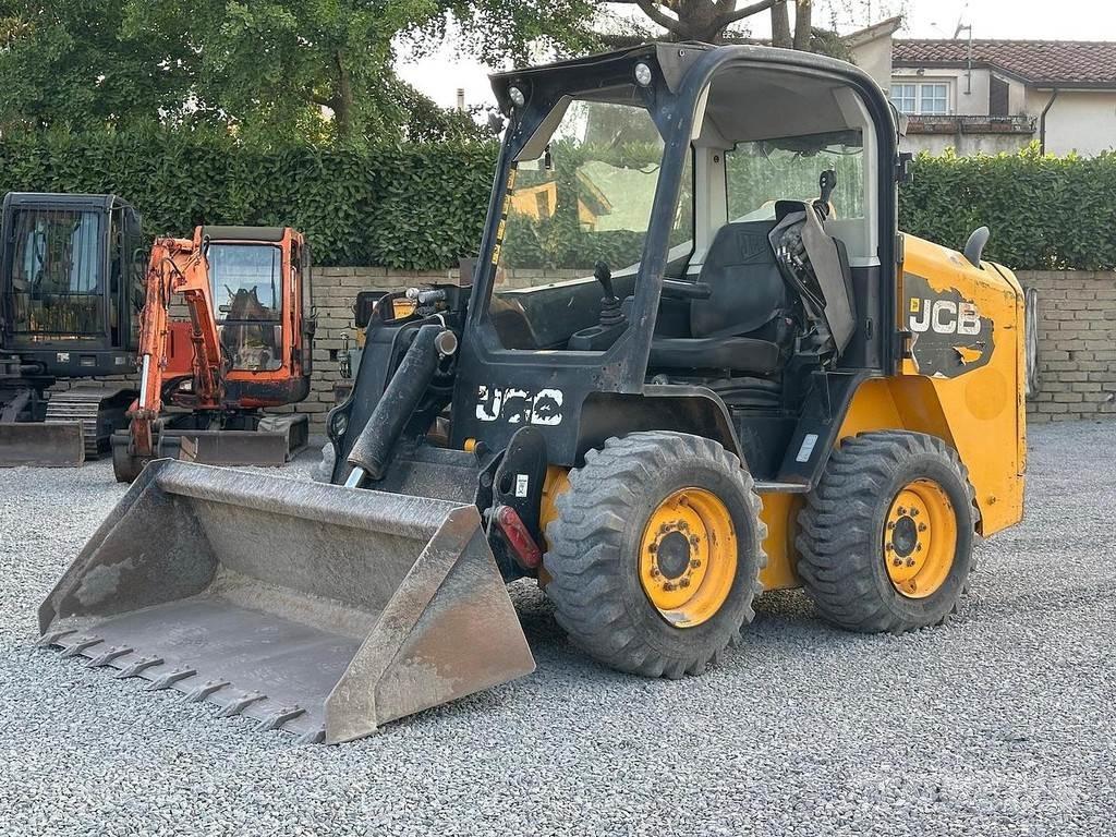 JCB 225 Малі навантажувачі