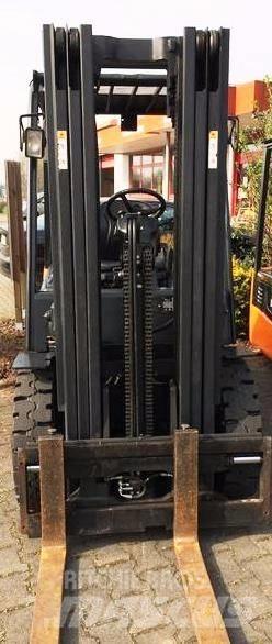 Doosan D25S-5 Дизельні навантажувачі