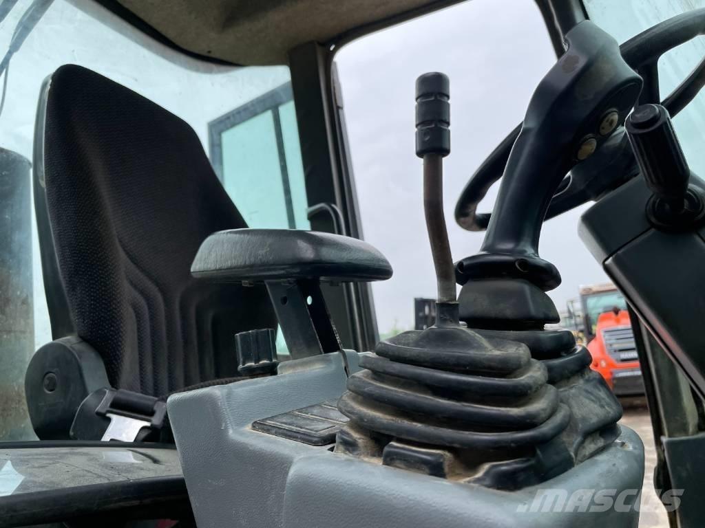 Volvo L 30 ZX Фронтальні навантажувачі
