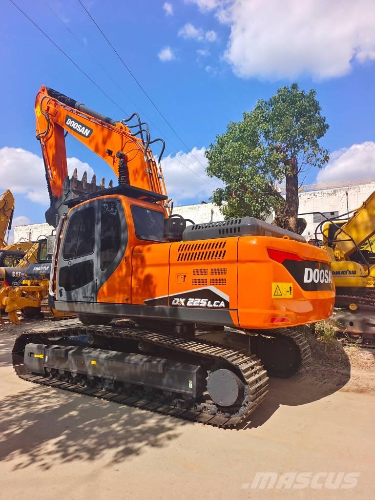 Doosan DX 225 LCA Гусеничні екскаватори
