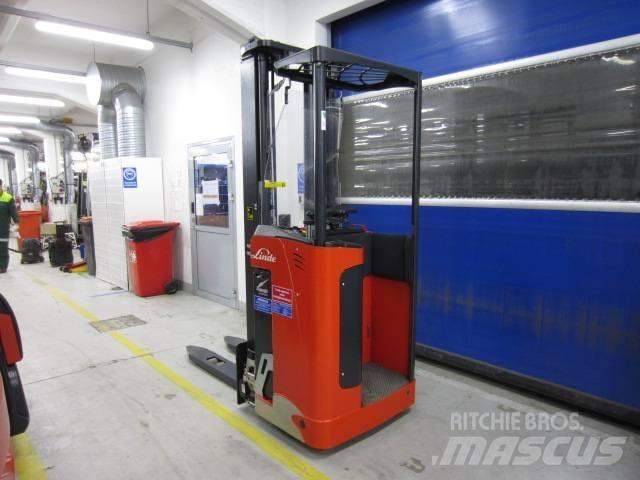 Linde L1600 Самохідні електроштабелери