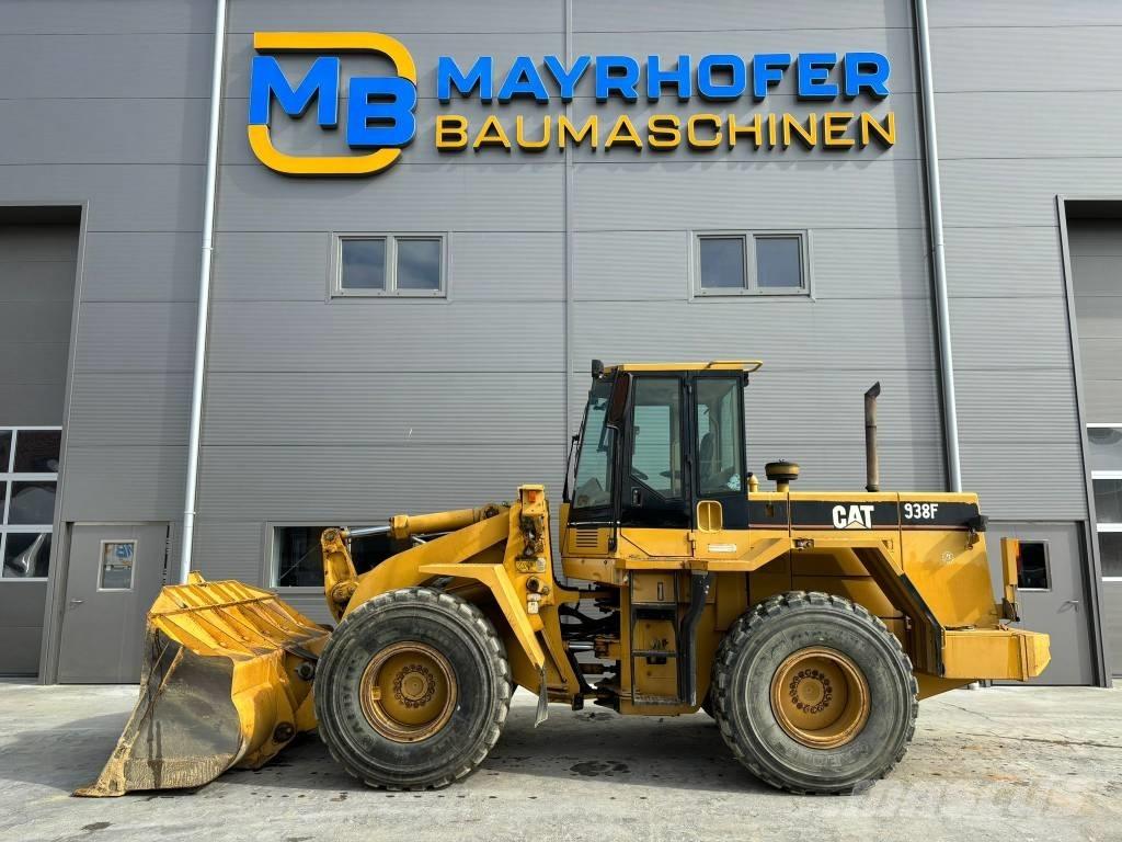 CAT 938F Фронтальні навантажувачі