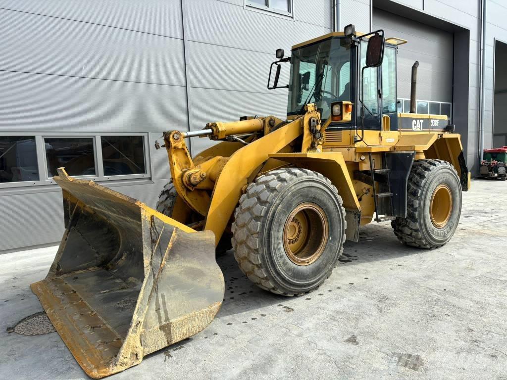 CAT 938F Фронтальні навантажувачі