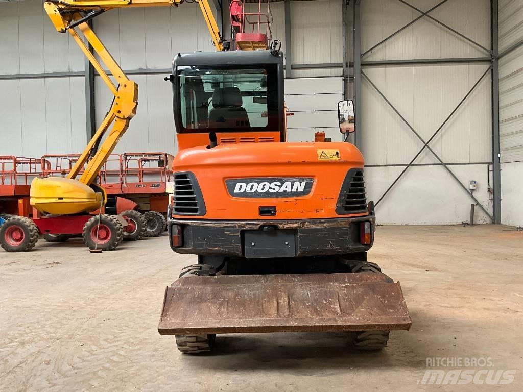 Doosan DX 55 W Колісні екскаватори