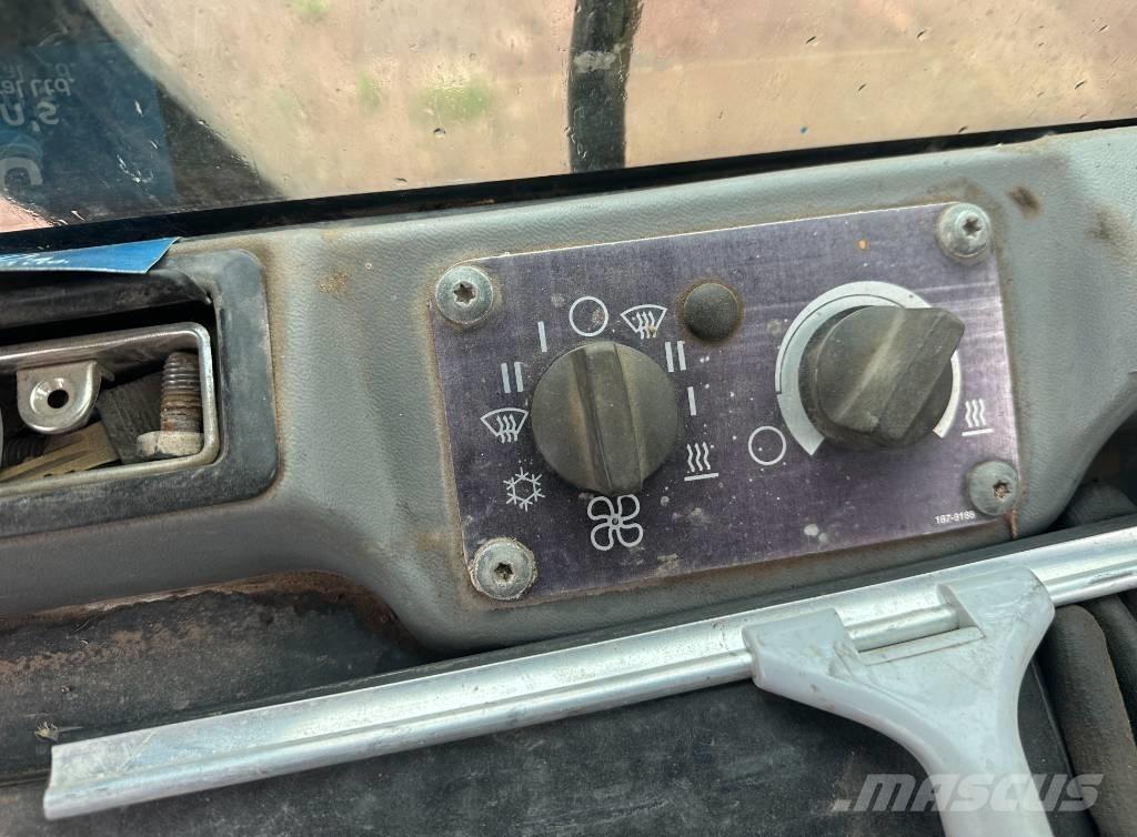 CAT 963 C Гусеничні вантажники