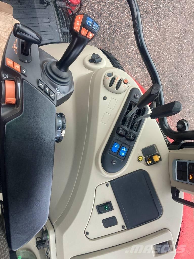 Massey Ferguson 5713 Трактори