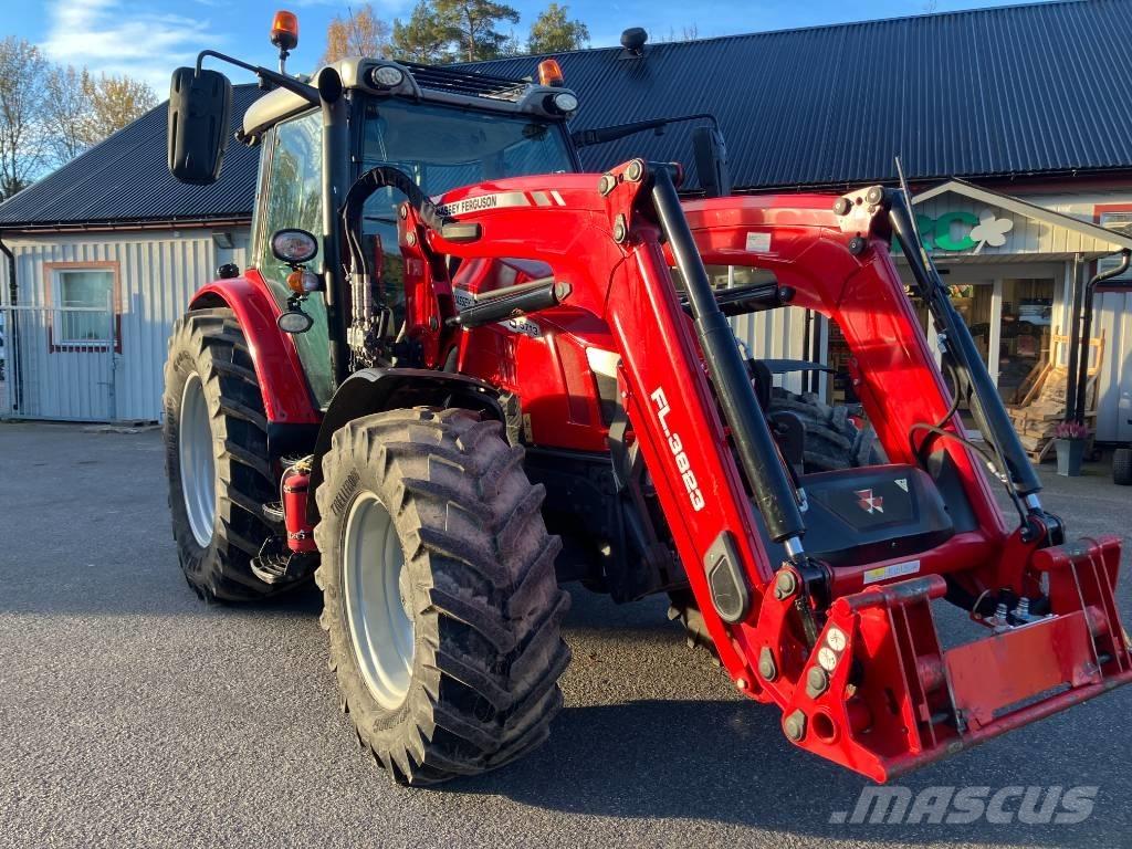 Massey Ferguson 5713 Трактори
