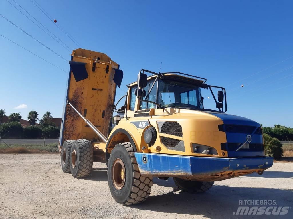 Volvo A 25 F Зчленовані самоскиди