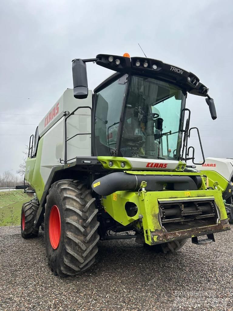 CLAAS Trion 530 Зернозбиральні комбайни