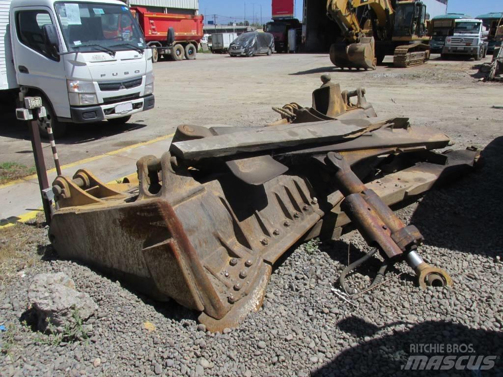 CAT D8T-15 Гусеничні бульдозери