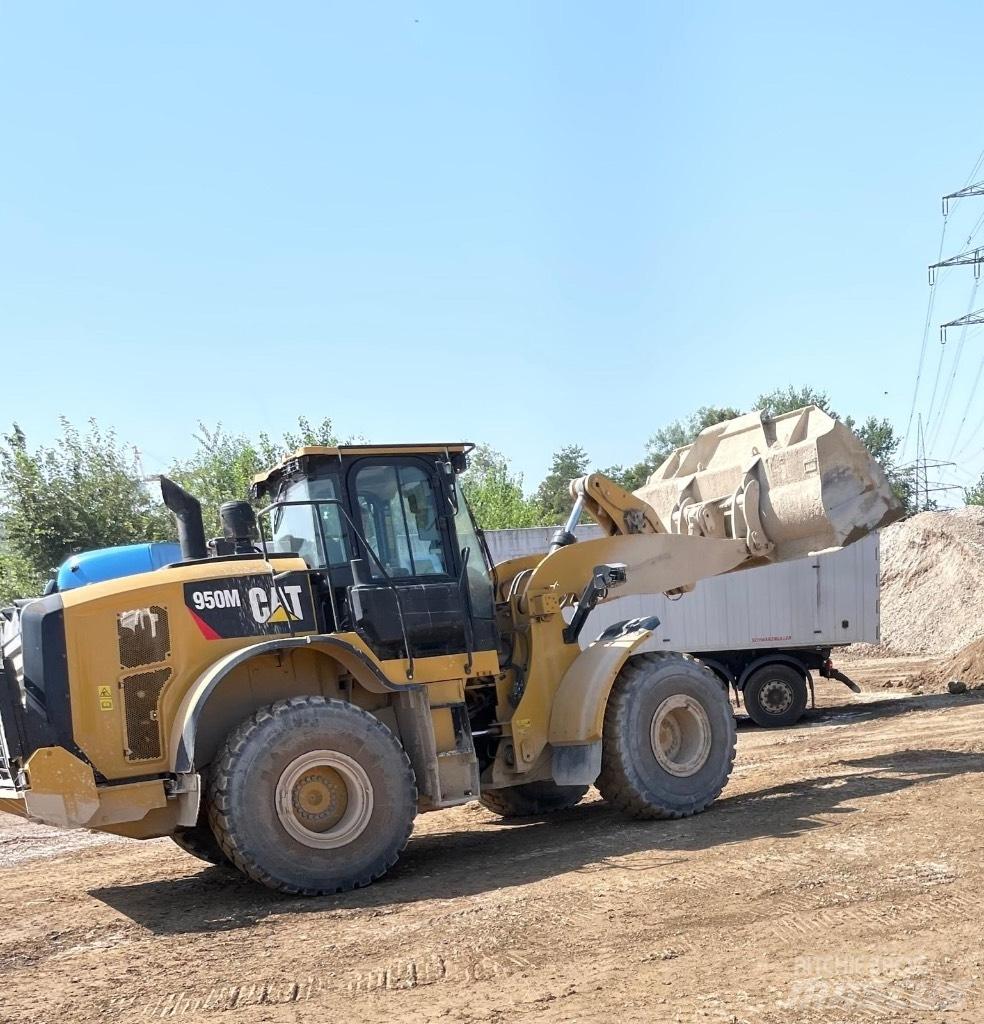 CAT 950 M Фронтальні навантажувачі