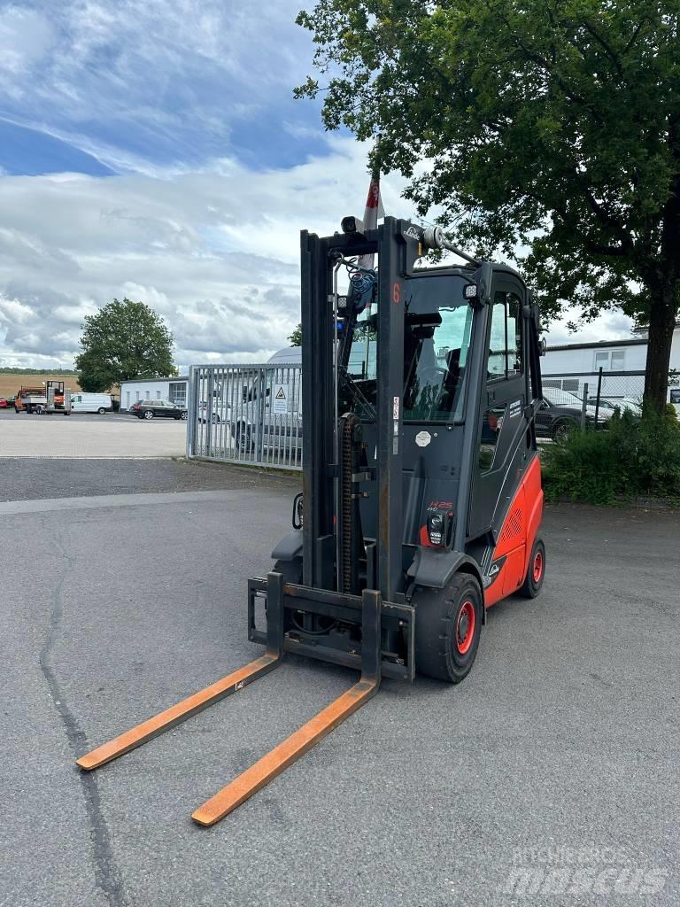 Linde H25T Газові навантажувачі