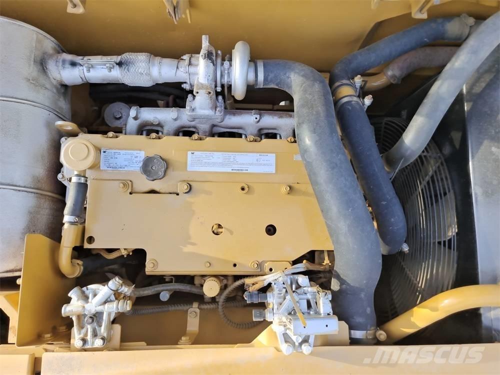 CAT 320 D Гусеничні екскаватори