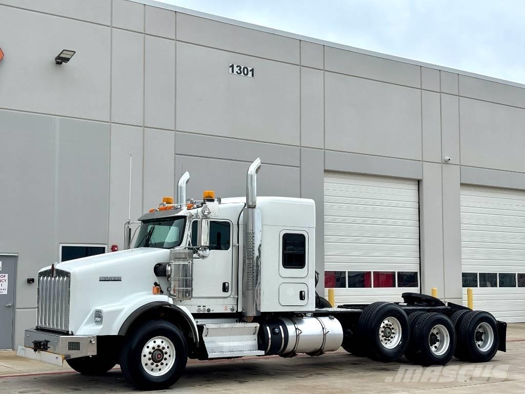 Kenworth T 800 Тягачі