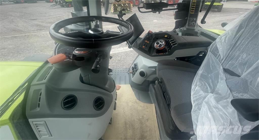 CLAAS AXION 960 TT Трактори