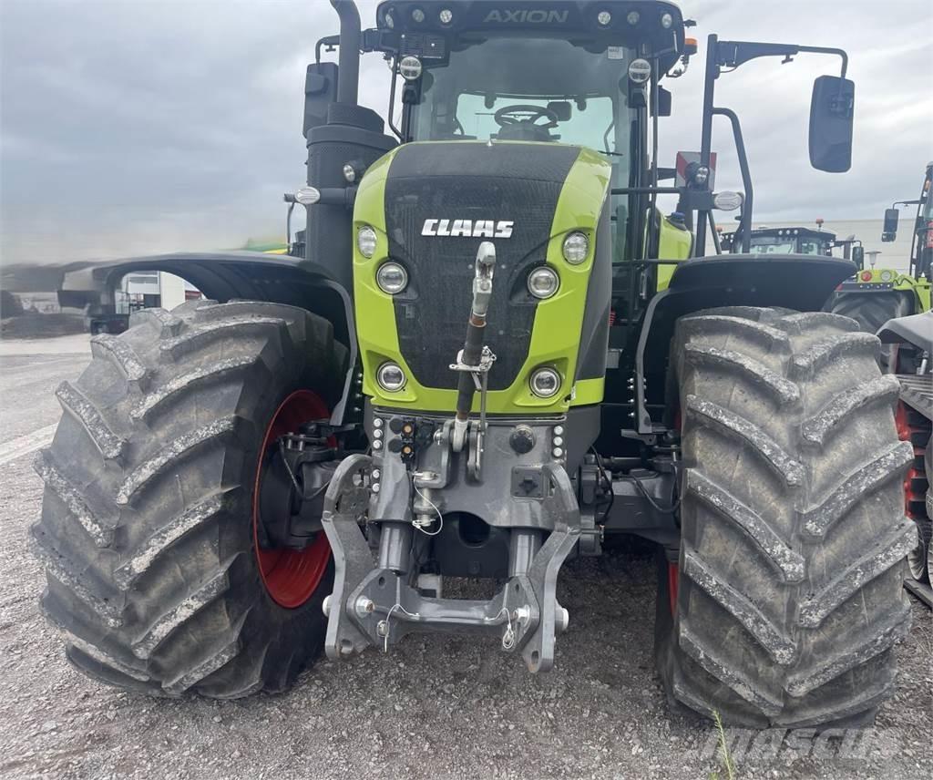 CLAAS AXION 960 TT Трактори