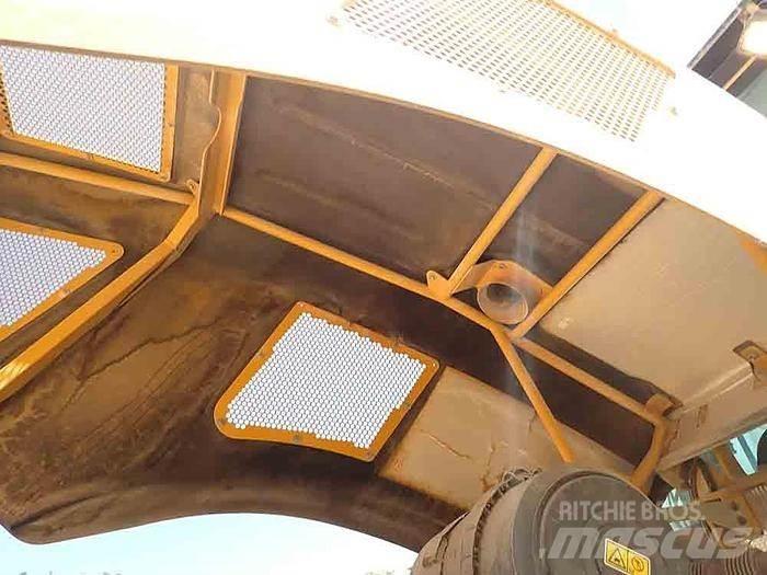 CAT CS64B Віброплити та вібротрамбовки